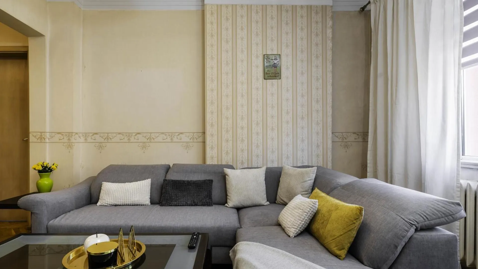 Apartment Aristocratic 2 Bedroom Flat Next To Ndk Sofia