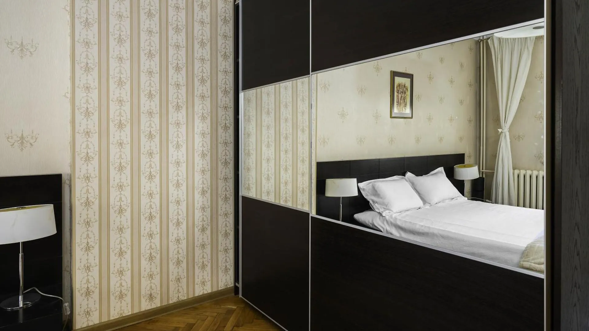 Aristocratic 2 Bedroom Flat Next To Ndk Sofia 0*,